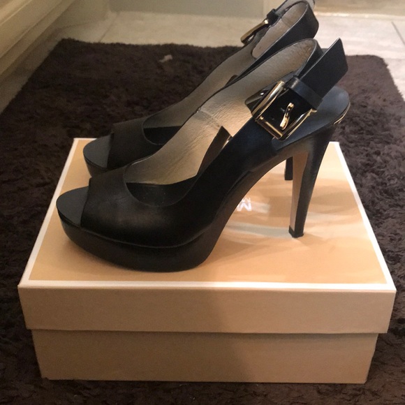 Black sling back Micheal Kors heels - Picture 3 of 3